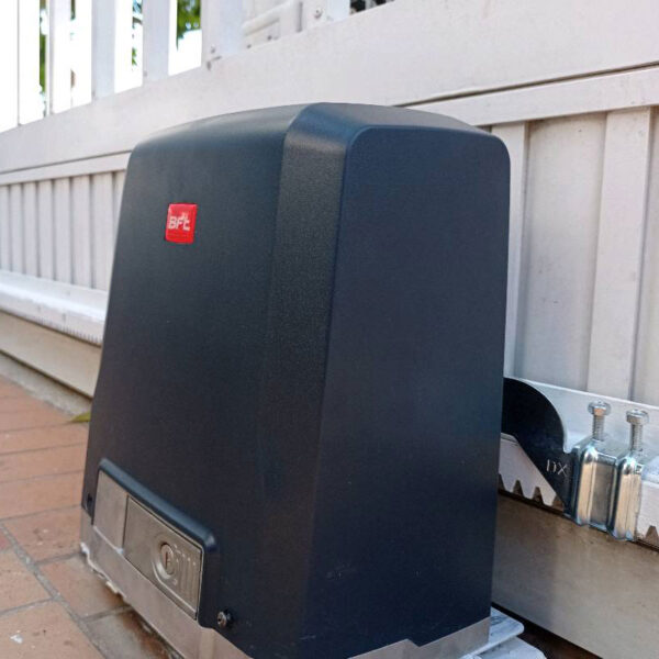 motor para porton electrico corredizo BFT Ares BTA 500V